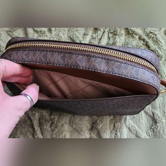 Purse - Picture 7 of 8